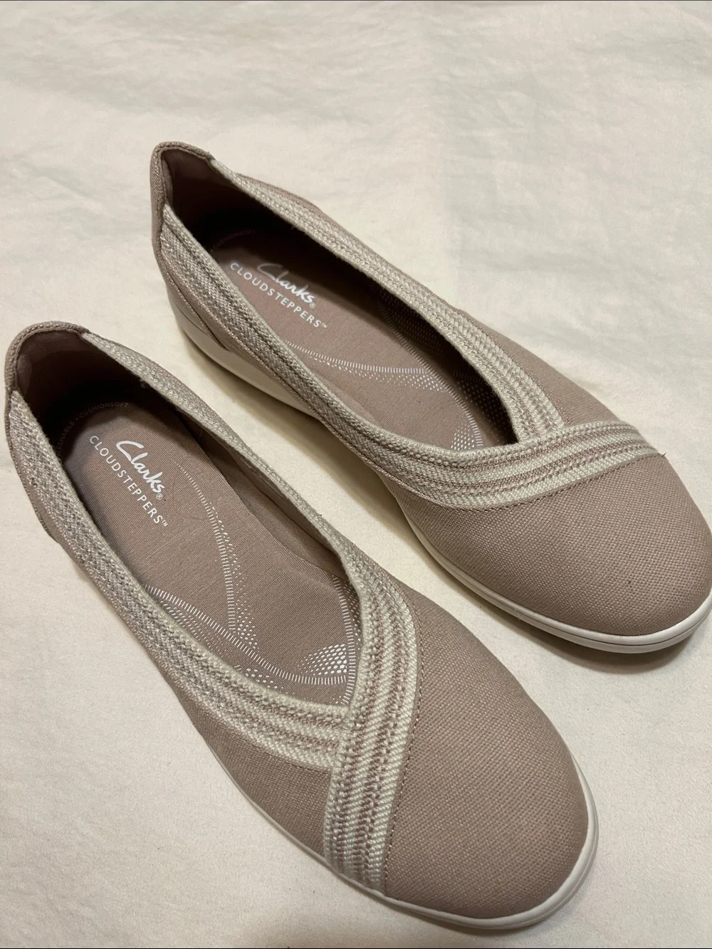 Clarks Cloudsteppers Taupe Beige Slip-On Flats